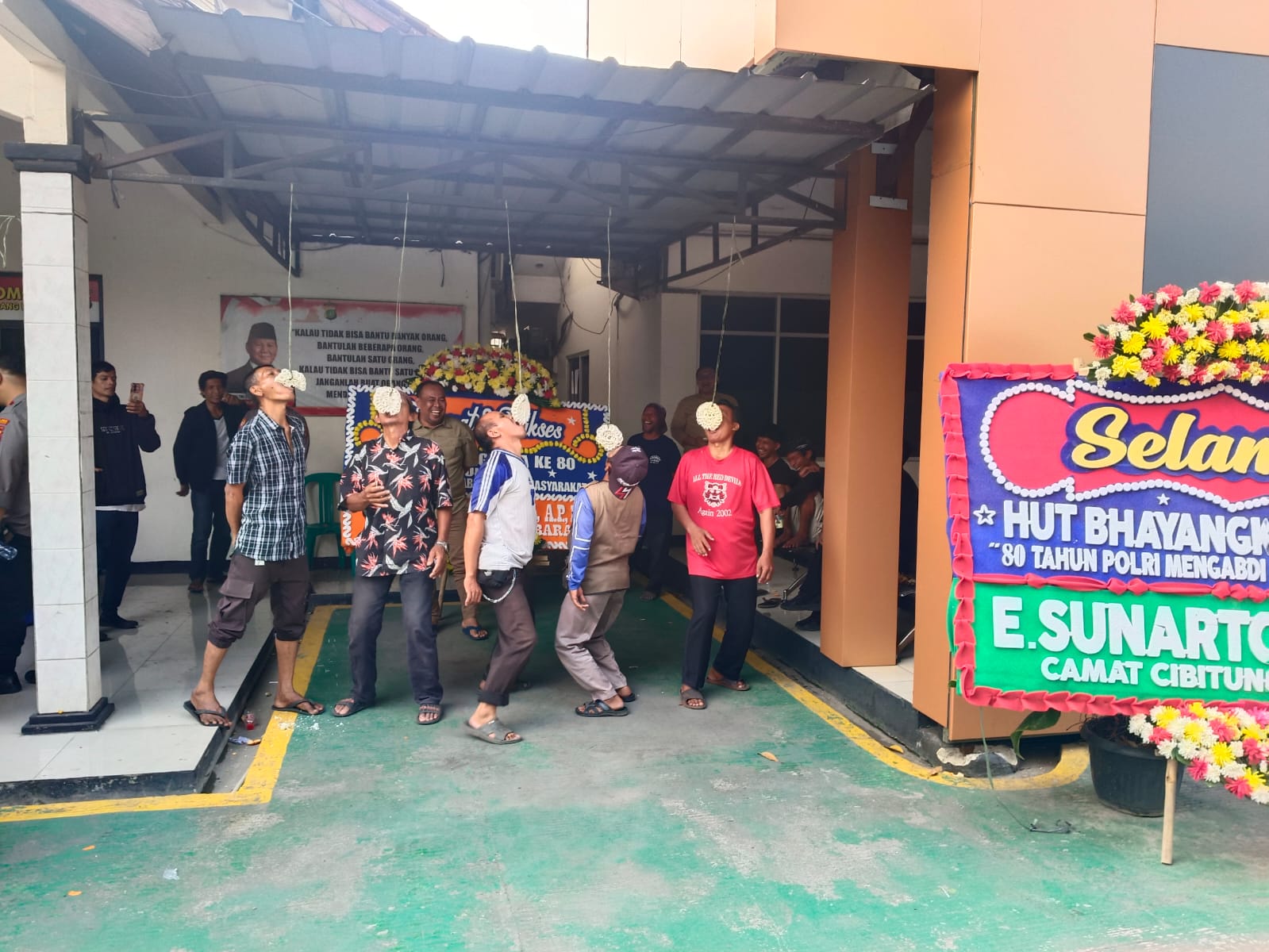 HUT Bhayangkara ke-80, Polsek Cikarang Barat Hadirkan Lomba Tradisional untuk Masyarakat