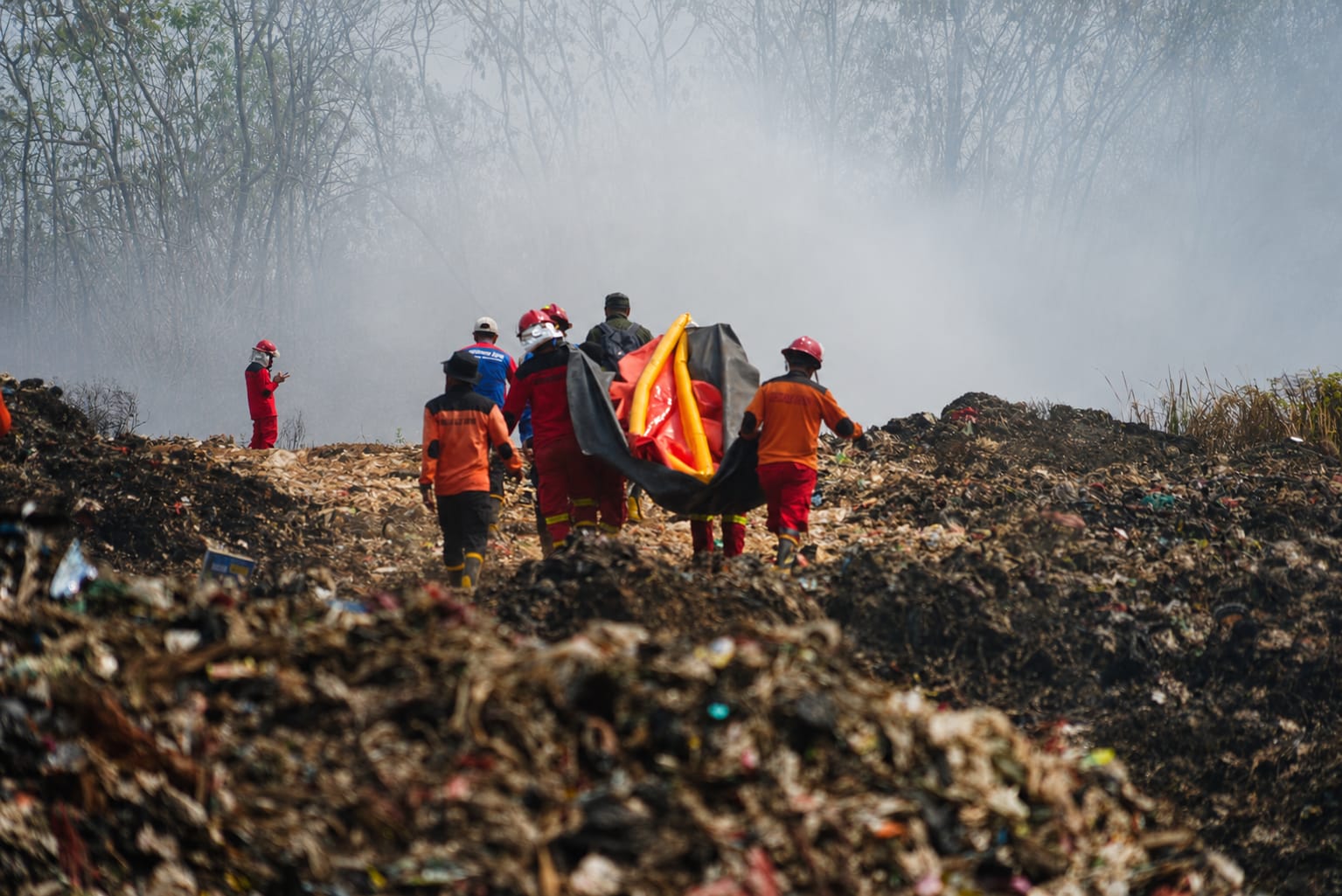 Berkat Kerjasama Sinergi Seluruh Elemen, Menteri LH Jumhur Ungkap Penanganan Area Kebakaran di TPA Jatiwaringin Sudah 3,6 Persen 2 IMG 20260705 WA0030