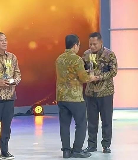 Sukses Capai UHC 99,6 Persen, Pemkab Bekasi Raih Warta Kota Awards 2026