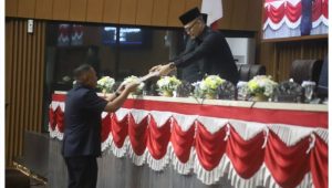 Tiga Raperda Strategis Dibahas, PDI Perjuangan Dorong Pengelolaan Sampah Berbasis Kecamatan Tiga Raperda Strategis Dibahas, PDI Perjuangan Dorong Pengelolaan Sampah Berbasis Kecamatan