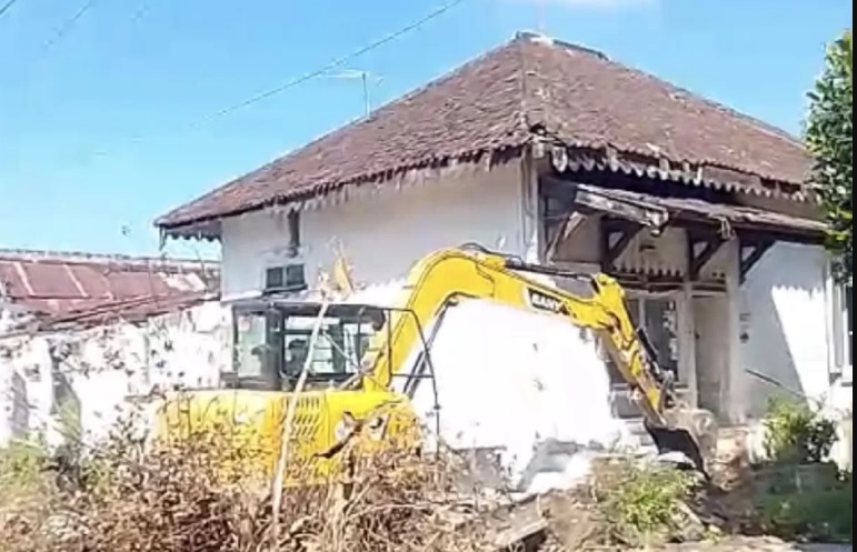 UU Cagar Budaya Mengamanatkan Pelestarian,Mengapa Rumah Bersejarah Lempuyangan Kota Yogyakarta Justru Dirobohkan?