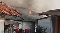 Diduga Korsleting Listrik, Rumah Warga di Banjarsari Sukatani Ludes Terbakar
