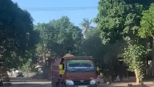 Warga Desa Lautang, Kecamatan Belawa, Kabupaten Wajo, Menantang 6 Anggota DPRD Sulsel Dapil Soppeng-Wajo Turun Langsung Meninjau Jalan Provinsi yang Rusak Parah