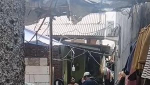 Hanya Beratap Terpal Pemberian BPBD, Warga Miskin di Sukamulya Bekasi Berharap Program Rutilahu