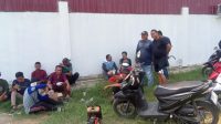 Sambut HUT RI ke-81, Pemdes Karang Rahayu dan Karang Taruna Gelar Kerja Bakti di Lapangan Inpres Sambut HUT RI ke-81, Pemdes Karang Rahayu dan Karang Taruna Gelar Kerja Bakti di Lapangan Inpres