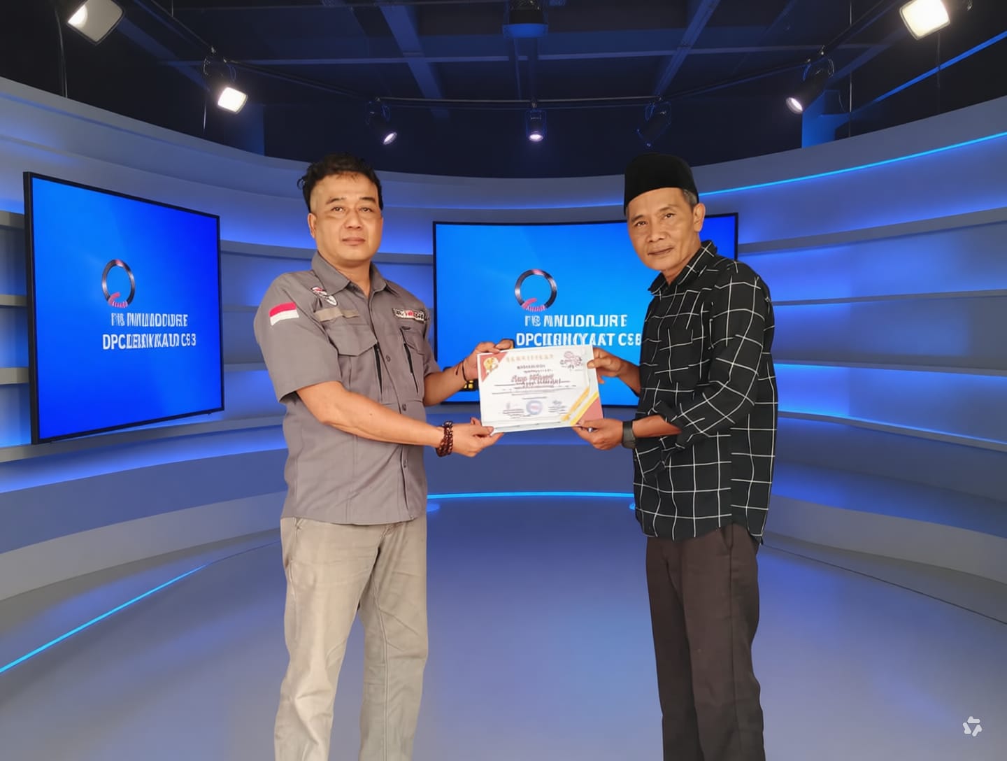 Milad ke-3 IWQI, DPC Lebak Gelar Seminar Jurnalistik dan Santunan Yatim