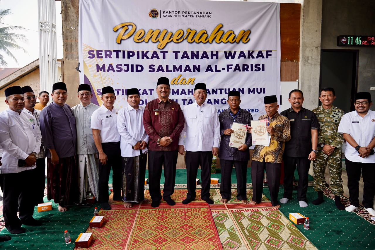 Menteri Nusron Serahkan Sertipikat Wakaf dan Bantuan dari MUI untuk Masjid Salman Alfarisi Aceh Tamiang 2 IMG 20260723 WA0058