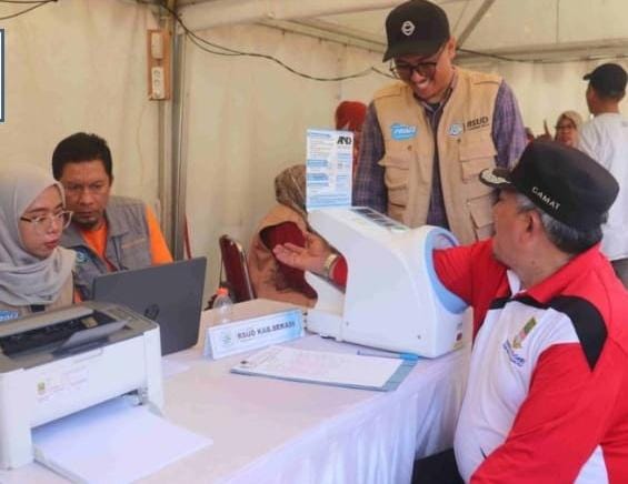 Warga Muaragembong Serbu Program Botram, Urus Adminduk Kini Makin Mudah dan Gratis