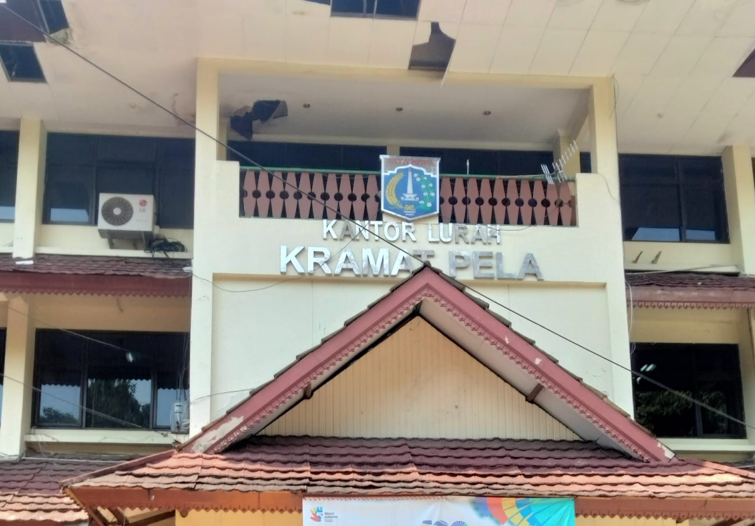 Plafon Atap Kantor Kelurahan Kramat Pela Kebayoran Baru Jaksel Bolong