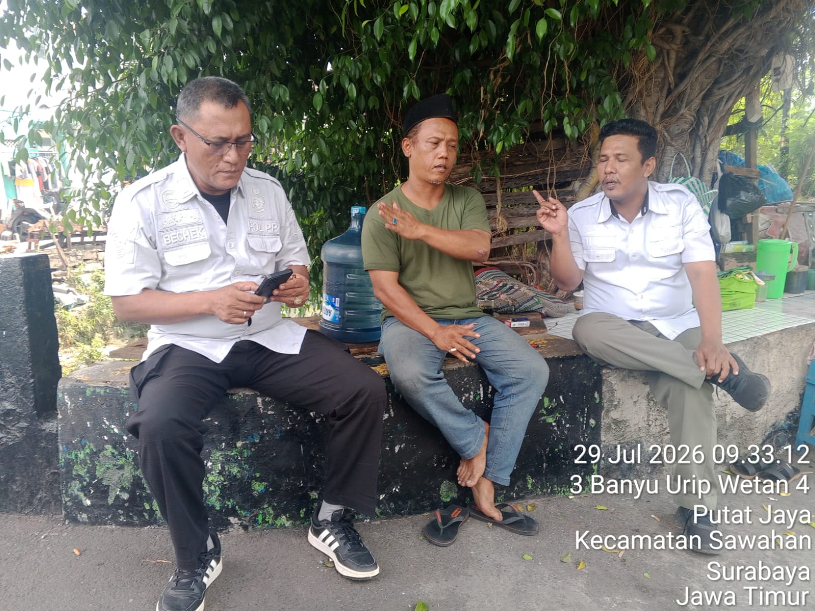 Kabiro Surabaya Bhirawanews.ID Dihina Dituduh Gadungan Oleh Ketua RW Banyu Urip, WARTAWAN:Hanya  Jalankan Kontrol Sosial Sesuai Aturan