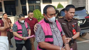 Korupsi Sambungan Air PDAM Tirta Bhagasasi, Kejari Kabupaten Bekasi Tetapkan 3 Pejabat Jadi Tersangka Korupsi Sambungan Air PDAM Tirta Bhagasasi, Kejari Kabupaten Bekasi Tetapkan 3 Pejabat Jadi Tersangka