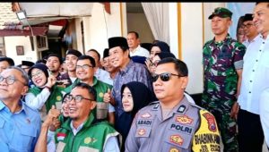 Sinergi Aparat dan Pemerintah Sukseskan Kunjungan Menko Pangan di Bondowoso, 350 Warga Terima Bantuan Beras Sinergi Aparat dan Pemerintah Sukseskan Kunjungan Menko Pangan di Bondowoso, 350 Warga Terima Bantuan Beras