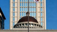 MK Perintahkan Anggaran Makan Bergizi Gratis Dipisah dari Dana Pendidikan Paling Lambat 2028 MK Perintahkan Anggaran Makan Bergizi Gratis Dipisah dari Dana Pendidikan Paling Lambat 2028