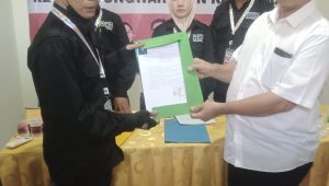 Kawal Petahana, Ribuan Warga Antar Taufik Mendaftar Kembali di Pilkades Waringinjaya Kawal Petahana, Ribuan Warga Antar Taufik Mendaftar Kembali di Pilkades Waringinjaya