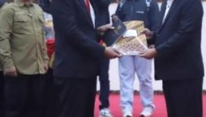Gantikan Soleman, dr. Ferry Sirait Resmi Ucap Sumpah Jabatan PAW DPRD Kabupaten Bekasi Gantikan Soleman, dr. Ferry Sirait Resmi Ucap Sumpah Jabatan PAW DPRD Kabupaten Bekasi