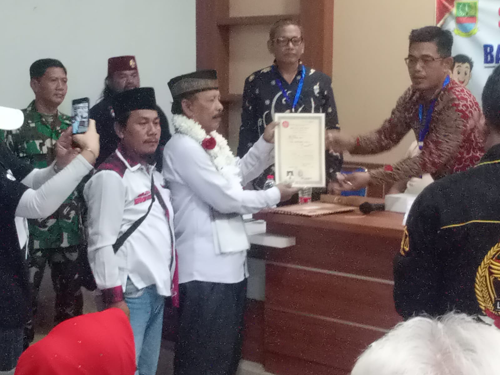 Diiringi Ratusan Simpatisan, Drs. Edi Nurhaidi Resmi Daftar Calon Kepala Desa Sukarukun Periode 2026–2034