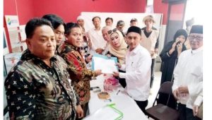 Ribuan Massa Pendukung Kawal H. Ibnu Rusdi Daftar Calon Kades Kedungwaringin