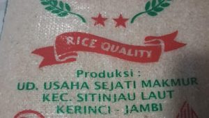 Klarifikasi Pemberitaan Beras Merek “NUR”, Distributor Tegaskan Tidak Ada Penimbangan dan Pengemasan Ulang di Ruko Klarifikasi Pemberitaan Beras Merek “NUR”, Distributor Tegaskan Tidak Ada Penimbangan dan Pengemasan Ulang di Ruko