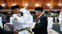 Kukuhkan 17 Anggota Paskibraka, Bupati Taput Dorong Pembentukan Karakter Generasi Muda Kukuhkan 17 Anggota Paskibraka, Bupati Taput Dorong Pembentukan Karakter Generasi Muda