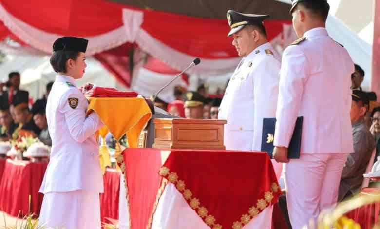 Bupati Mudyat Noor Pimpin Upacara HUT RI ke-81 di Halaman Kantor Bupati PPU, Ormas dan Lembaga Adat Turut Hadir