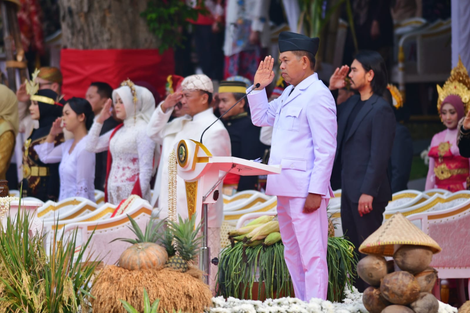 Peringati HUT ke-81 Kemerdekaan RI, KDM Bertekad Optimalkan Layanan Dasar kepada Masyarakat