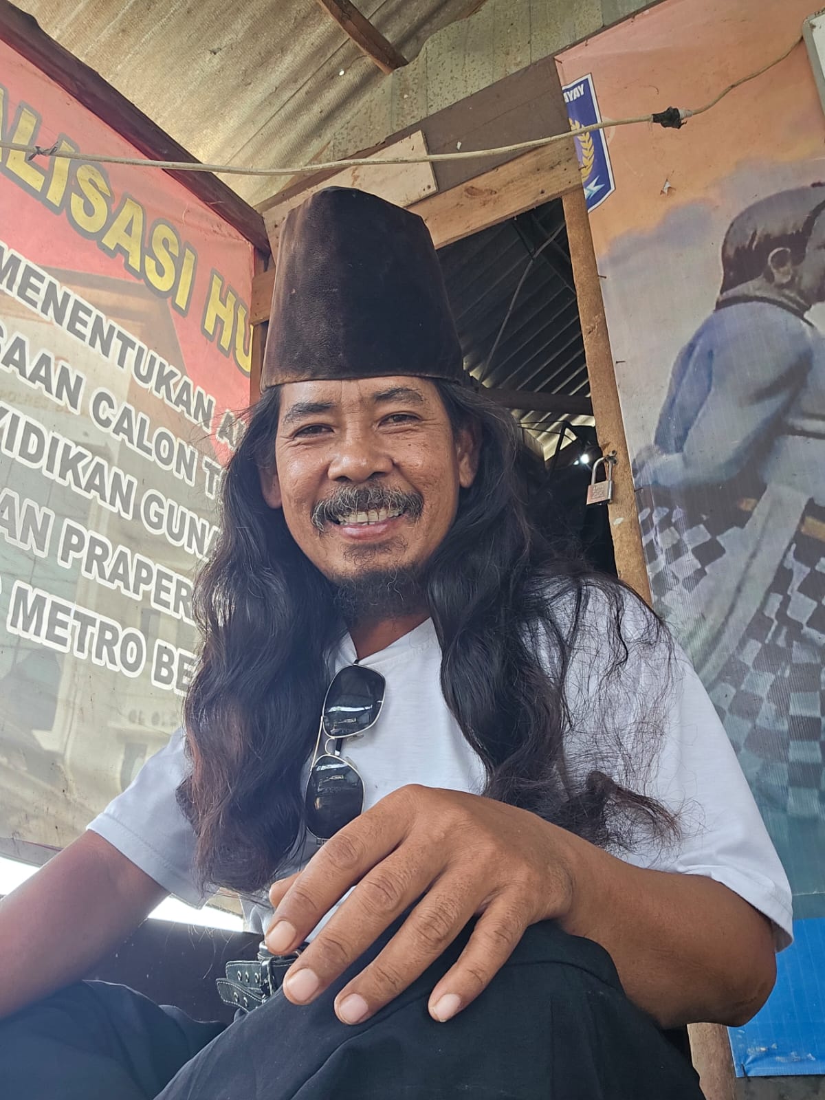 Keterangan foto : Kijaga Kali ( Saman Hudi)