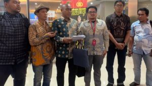 Keterangan foto : Forum Advokasi Rekonsiliasi Untuk Keadilan (FARUK) resmi mengadukan HRM. Khalilur R Abdullah alias Gus Lilur ke Bareskrim Mabes Polri pada Senin (24/8/2026).