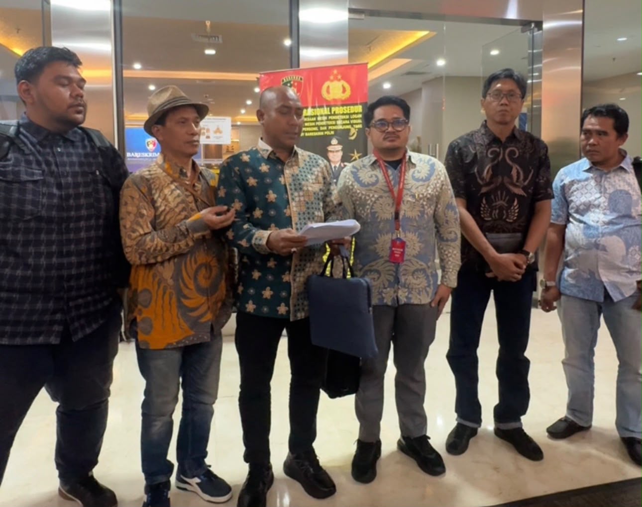 Keterangan foto : Forum Advokasi Rekonsiliasi Untuk Keadilan (FARUK) resmi mengadukan HRM. Khalilur R Abdullah alias Gus Lilur ke Bareskrim Mabes Polri pada Senin (24/8/2026).