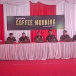 Keterangan foto : Kepala Kejaksaan Negeri Kabupaten Bekasi, Semeru, S.H., M.Hum., dalam acara Coffee Morning bersama insan pers di Cikarang, Senin (31/08/2026).