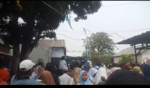 Keterangan foto : Dukungan Penuh Warga Desa Sukamulya Mengalir untuk Hj. Desi Kurniati Malik, SH