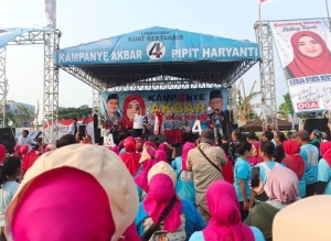 Keterangan foto : Kampanye Akbar Cakades Lambangsari Pipit Haryanti Dipadati Ribuan Pendukung, Usung Visi "KUAT BERTAKBIR", Kamis 17/9/2026