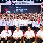 Keterangan foto : Mantan Presiden Republik Indonesia ke-7, Joko Widodo (Jokowi), menghadiri kegiatan Rapat Koordinasi Daerah (Rakorda) Dewan Pimpinan Daerah (DPD) Partai Solidaritas Indonesia (PSI) Kabupaten Bogor, Jawa Barat, yang diselenggarakan di Sentul International Convention Center (SICC), Sentul, Sabtu (24/10/2026).