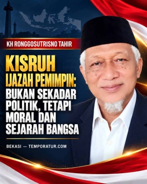 Keterangan foto: KH Ronggosutrisno Tahir,  “Aki-aki di Serambi Masjid Al-Ikhlas”.