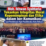 Keterangan foto : Brigjen (Purn) Moh. Ikhwan Syahtaria Tekankan Integritas Moral Kepemimpinan dan Etika dalam Berkomunikasi saat Pembinaan Paskibraka Kota Bekasi