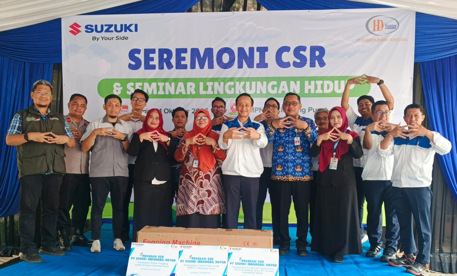 Keterangan foto : PT Suzuki Indomobil Motor Bersama PT Harrosa Darma Nusantara Salurkan CSR di SMPN 1 Cikarang Pusat