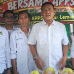 Keterangan foto : Anggota Komisi IX DPR RI Obon Tabroni meresmikan Kios Asosiasi Pedagang Pasar Seluruh Indonesia (APPSI) Komisariat Pasar Lemah Abang, Cikarang Utara, Kabupaten Bekasi, Sabtu (3/10/2026).