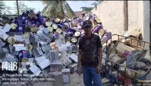 Keterangan foto : Diduga Kelola Limbah B3 Tanpa Izin, Tempat Penampungan Tiner di Kampung Kepuh Didesak Tutup