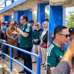 Keterangan foto : Plt Bupati Bekasi Asep Surya Atmaja saat meninjau langsung ke Iri gasi di Pebayuran