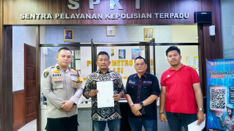 Keterangan foto : Pemimpin Redaksi PostKeadilan Dihina Kadis LH Kabupaten Bekasi, Ratusan Insan Pers Siapkan Aksi 15 Oktober 2026
