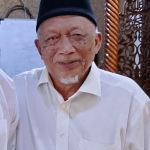 Keterangan foto : KH Ronggosutrisno Tahir
