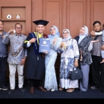 Keterangan foto : Moh. Gozi Hafifillah Raih Predikat Wisudawan Terbaik Fakultas UNIJA Sumenep