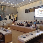 Keterangan foto : Polemik Pilkades 26 Desa, LBH AMPUH Desak Komisi II DPR RI Turun Tangan