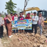 Keterangan foto : Cegah Banjir Saat Musim Hujan, Pemdes Sukamulya Normalisasi Kali Balong Lewat Program Padat Karya 2026
